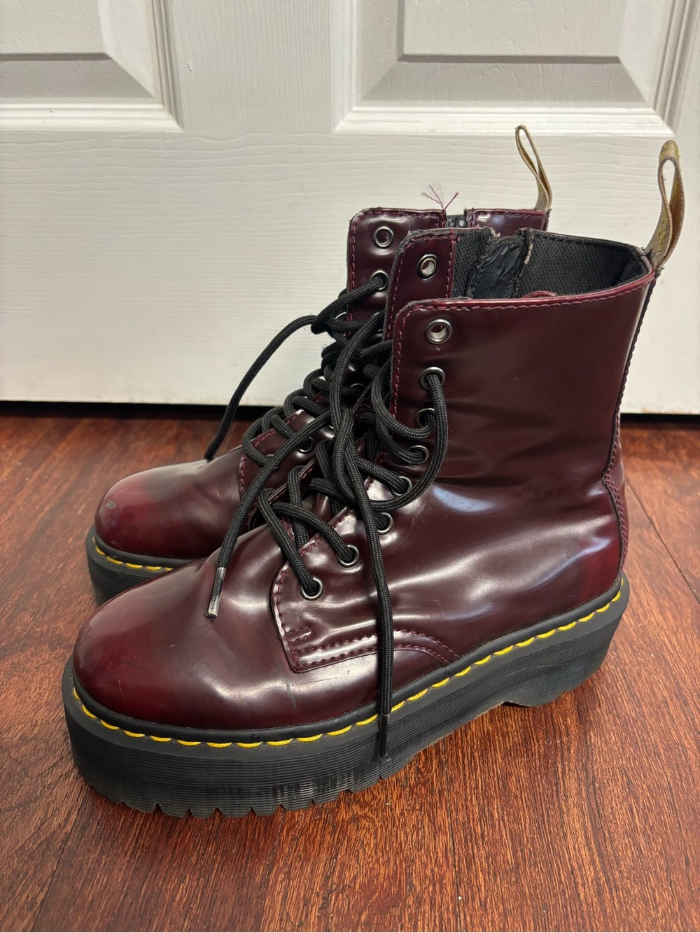 Dr. Martens Vegan Jadon II Cherry Red Oxford Rub Off Platform B Size 6